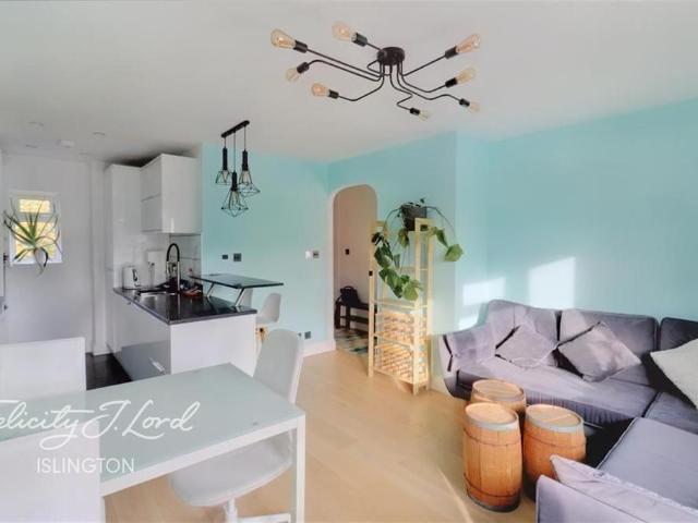 Bevenden Street, N1 2 bed flat to rent £2,700 pcm £623 pw