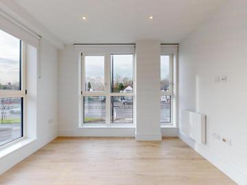 Beverley Way 2 bed flat to rent £2,150 pcm £496 pw