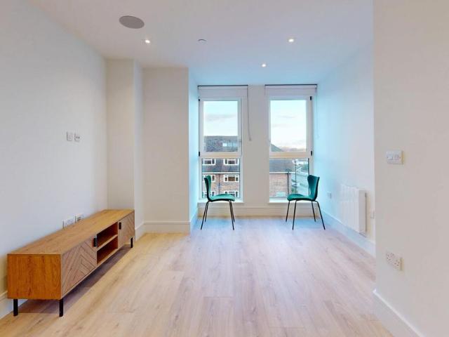 Beverley Way, New Malden SW20, Studio to rent, £1,595 pcm | PrimeLocation