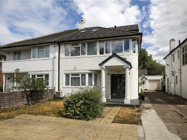 Beverley Way, Raynes Park, SW20 2 bed maisonette to rent £2,850 pcm £658 pw
