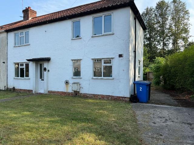 Beverley Close, Norwich NR5, 3 bed shared accommodation to rent, £1,750 pcm | PrimeLocation