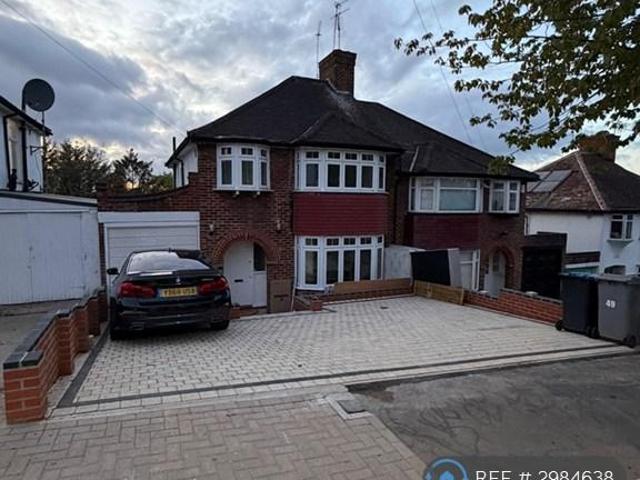 Beverley Gardens, Wembley, HA9 3 bed semi detached house to rent £3,000 pcm £692 pw
