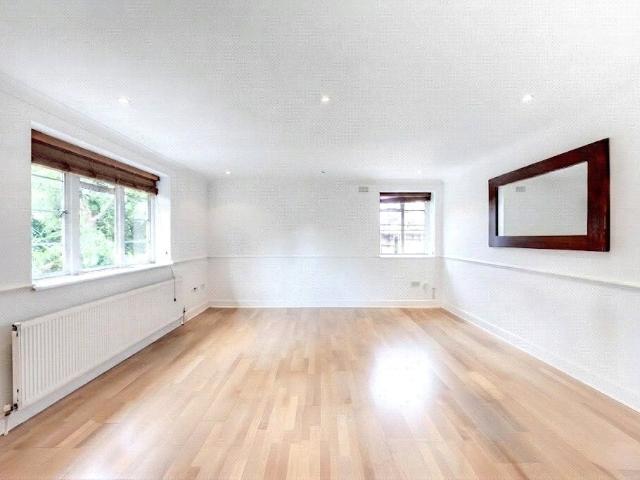 Beverley Gate House, Whitelands Park, East Putney SW15, 2 bed flat to rent, £2,500 pcm | PrimeLocation