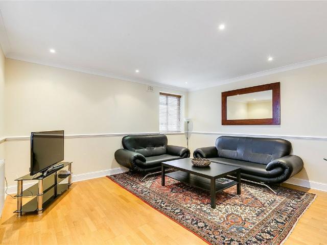 Beverley Gate House, 97 West Hill SW15, 2 bed flat to rent, £2,500 pcm | PrimeLocation