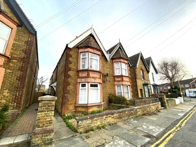 Beverley Road, Canterbury CT2, 1 bed flat to rent, £900 pcm | PrimeLocation