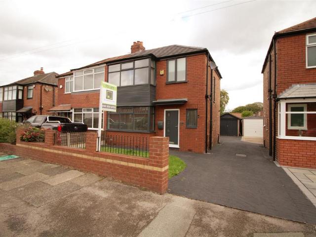 Beverley Road, Stockport SK2 3 bed semi detached house to rent £1,550 pcm £358 pw