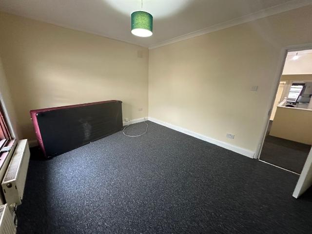 Beverley Road, Southall UB2, 1 bed flat to rent, £1,400 pcm | PrimeLocation