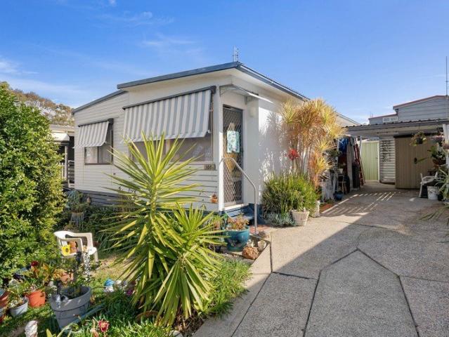 Bevington Shores Over 55s Lifestyle Village 2 Bed Home with Renovated Kitchen