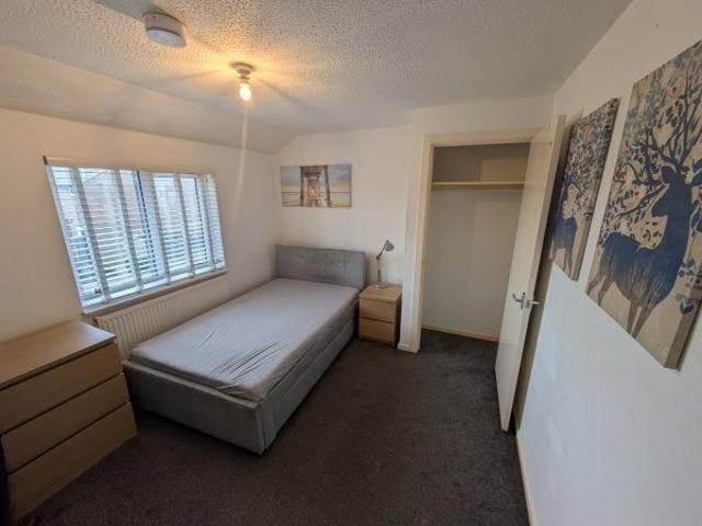 Bewbush 0 bedroom house share to rent