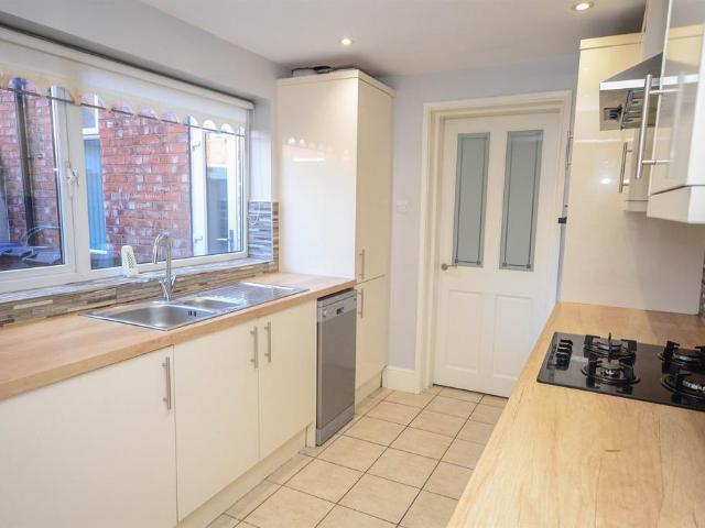 Bewick Street, South Shields 2 bed flat to rent £695 pcm £160 pw