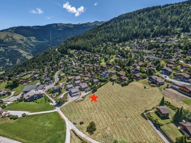 Bewirtschaftetes Grundstück von 620 m² ohne Mandat in einem Wohngebiet sehr nahe am Zentrum des Resorts