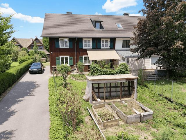 Bewohnbares Wohnhaus mit großem Garten in Rankweil