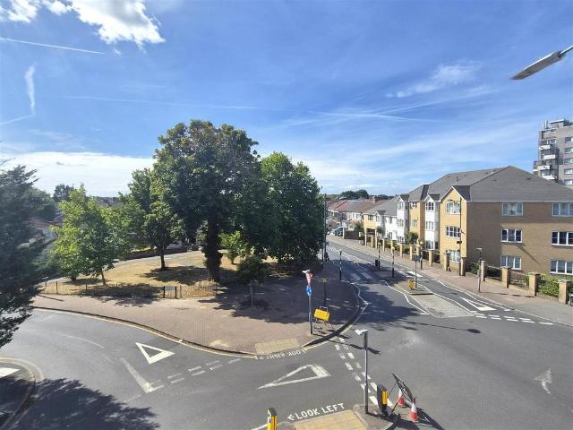 Bexley Road, Erith DA8 1 bed flat to rent £1,395 pcm £322 pw