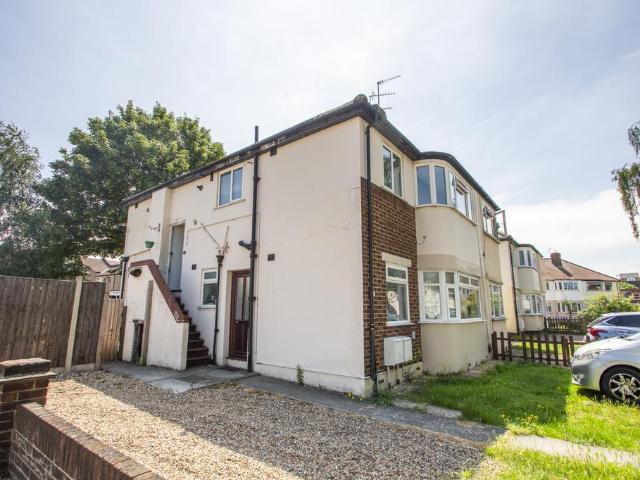 BEXLEYHEATH DA7 2 bed maisonette to rent £1,550 pcm £358 pw