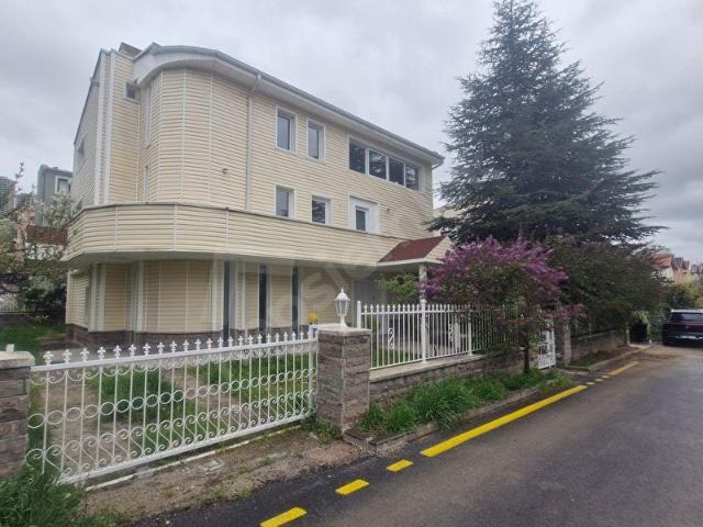 BEYTEPE'DE KAPALI HAVUZLU450 m2 ULTRA LÜKS SIFIR VİLLA