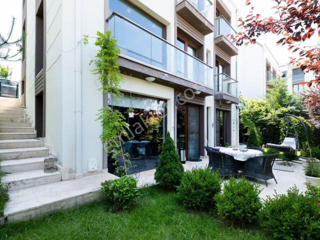 Beytepede Site İçerisinde Orman Manzaralı Satılık 5+2 Lüx Villa