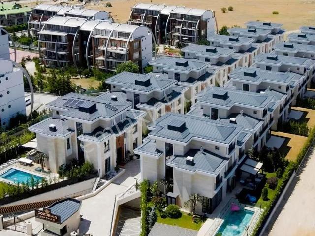 Beytepenin Kalbinde 8+1 Zevkinize Göre Döşeyebileceğiniz Villa