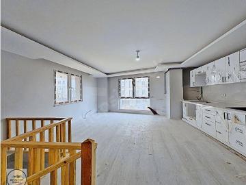 BEYAZ YAPIDAN TOPRAK TEMASSIZ IŞIK ALAN AYDINLIK 3+1 TERS DUBLEX