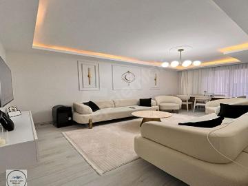 BEYAZ YAPIDAN YETKİLİ UYSAL CADDESİNDE KAPALI OTOPARKLI LUX 2+1