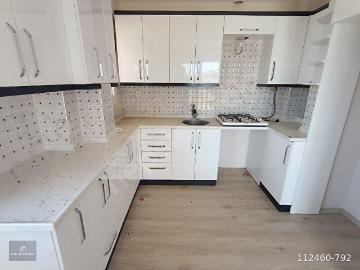 Beyaz Emlak tan S. demirel Mh. de doğalgazlı 3+1 A. mutfaklı Yeni daire KİRALIK