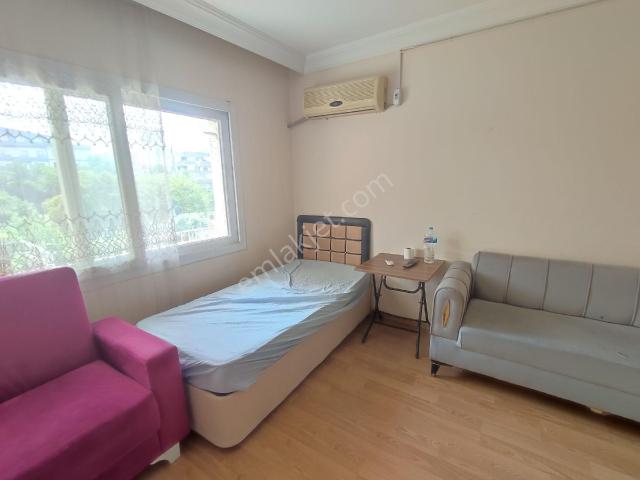 Beyaz Evler Mahallesi Eşyalı Daire Geniş Oturumlu 1+0