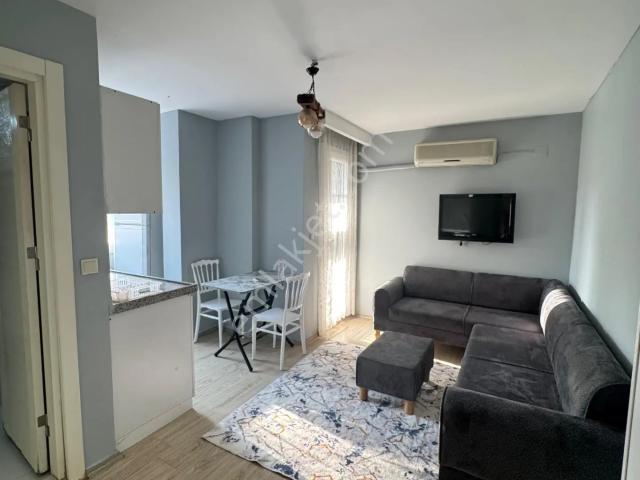Beyaz Evlerde Full Eşyalı Balkonlu Kiralık 1+1 Daire