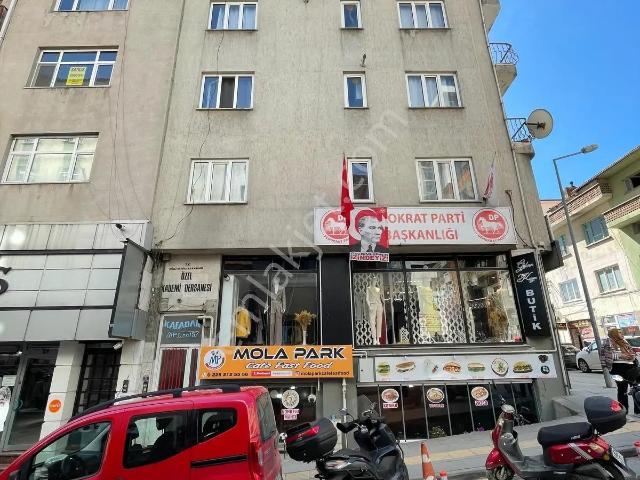 Beyaz Gayrimenkulden Çarşı Merkez'de Uygun Eşyalı 2+1