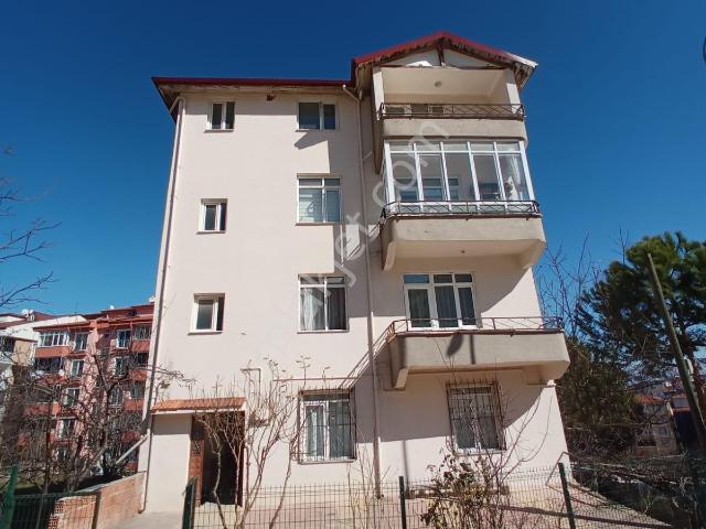 Beyaz Gayrimenkulden Bahçelievler'de Geniş Teraslı 2+1 Daire