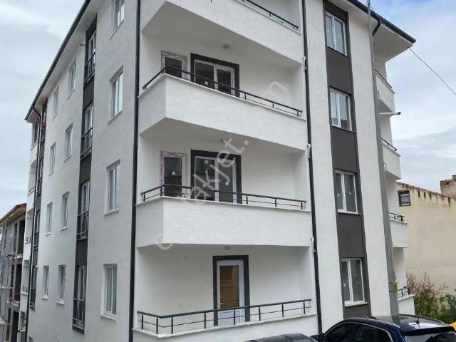 Beyaz Gayrimenkulden Cumhuriyet'te Satılık Sıfır Arakat 1+1