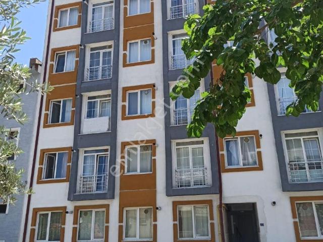 Beyaz Gayrimenkulden İsmetpaşa'da Arakat Eşyalı 1+1