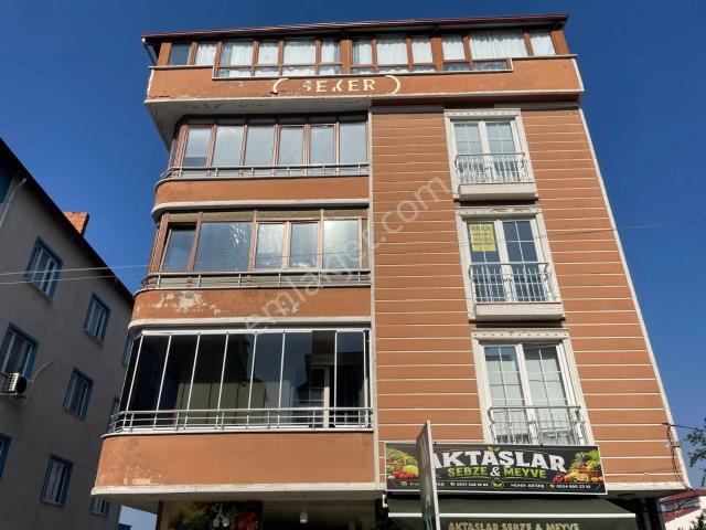 Beyaz Gayrimenkulden İsmetpaşa'da Kiralık 3+1 Daire