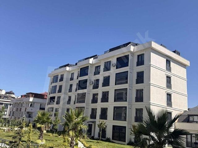 BEYAZ İNCİ SİTESİNDE SIFIR LÜKS 2+1 HAVUZ HAMAM OTOPARK