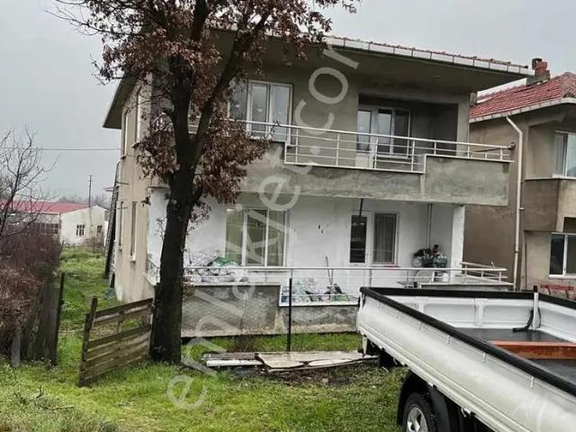 Beyaz'dan 2 Katlı Köy İçinde Müstakil Satılık Ev