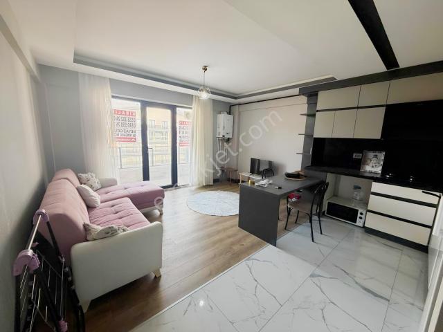 Beyaz'dan Cadde Dibinde Kiralık Full Eşyalı 1+1 Daire