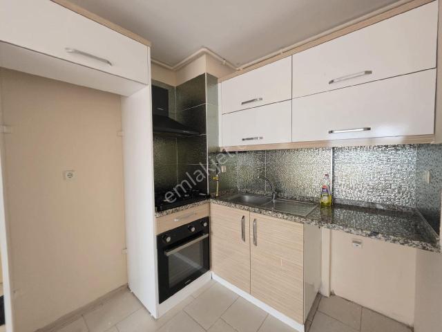 Beyazevlerde Muhtarlık Yanında 2+1 Doğalgazlı Balkonlu Kiralık Daire