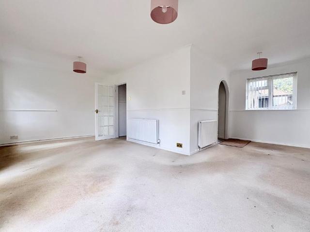 Beyers Gardens, HODDESDON 3 bed terraced house to rent £2,250 pcm £519 pw