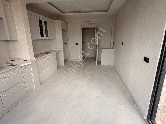 Beykent Gaziler Mahallesinde Satılık 2.5+1 0 Daire