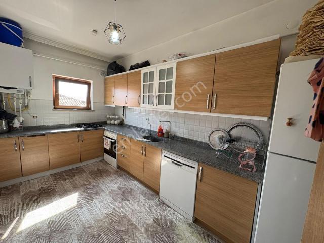 Beykent Renkli Tokiler'de Satılık 2+1 Ara Kat Daire