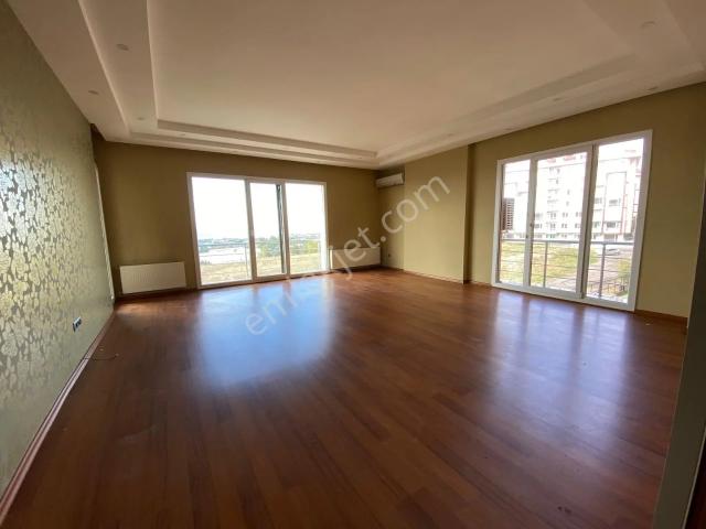 Beykent Vista4 Sitesinde 2+1 Deniz Manzaralı Büyük M2 Kiralık