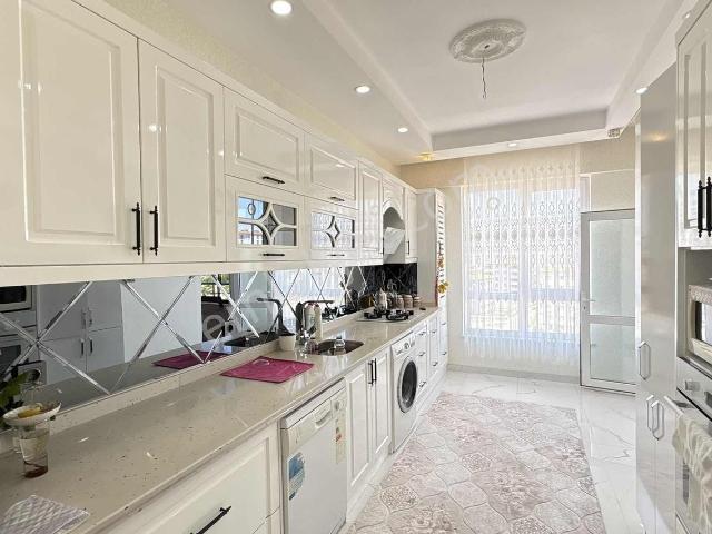 Beykent 1. Etap'ta Satılık 3+1 Bakımlı Masrafsız Daire