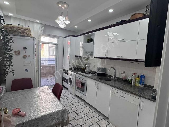Beykent'te Bakımlı Uygun Fiyatlı 2+1 Satılık Daire