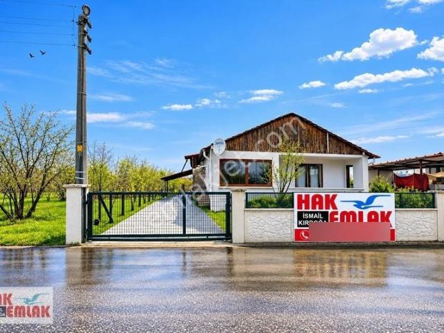 Beyköy Merkez'de 580m² Arsa İçinde 2+1 Bahçeli Müstakil Ev