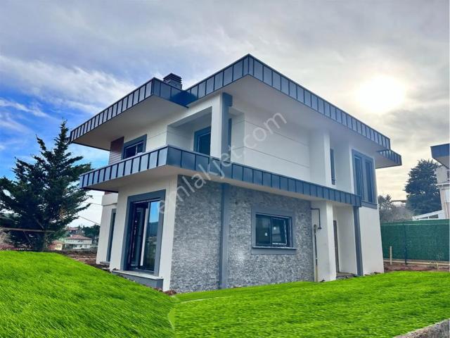 Beykoz Baklacıda Natamam Müstakil Villa | 7+1 | 240 M²
