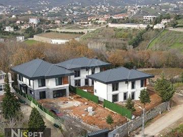 Beykoz Baklacıda Natamam Müstakil Villa 7+1 240 m