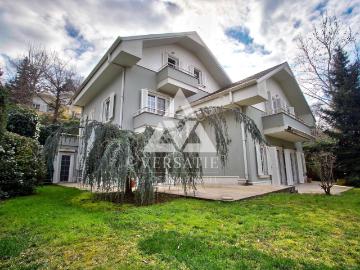 Beykoz Konaklarında Kiralık Geniş Bahçeli