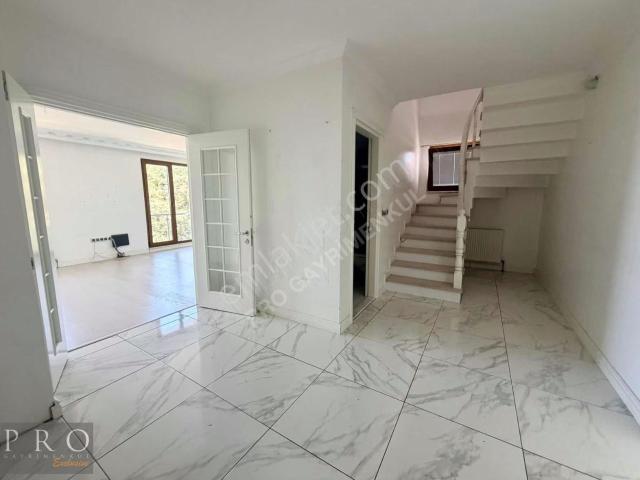 Beykoz Kardelen Konutları'nda 3+2 Çatı Dubleksi Kiralık Daire