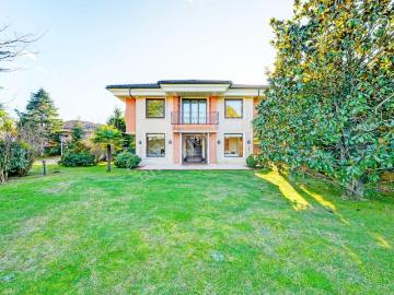 Beykoz Öğümce Alarko Konaklarında Satılık 4+2 Özel Bahçeli Villa