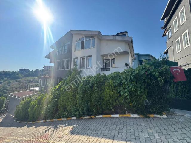 Beykoz Serkent Villalarında Kiralık 5+1 Villa
