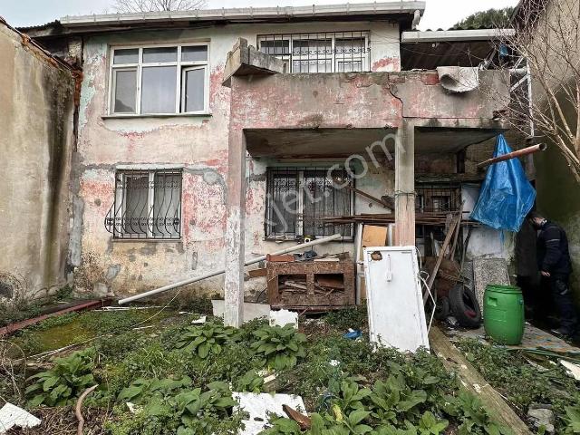 Beykoz Çubukluda Mustakil Bahçeli Ev !