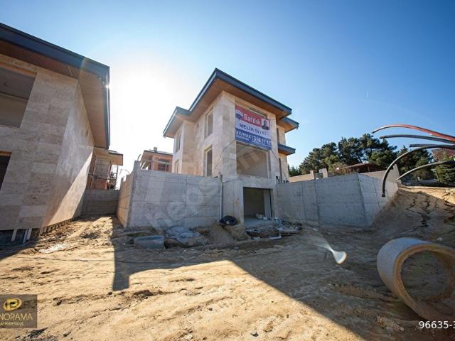 BEYKOZ YAVUZ SELİMDE 440 m2 ARSA İÇİNDE 6+1 LÜX SIFIR VİLLA